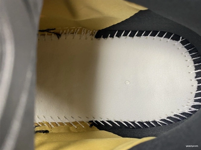 700 MNVN 'Honey GZ0717 Yeezy Flux' Boost 0803